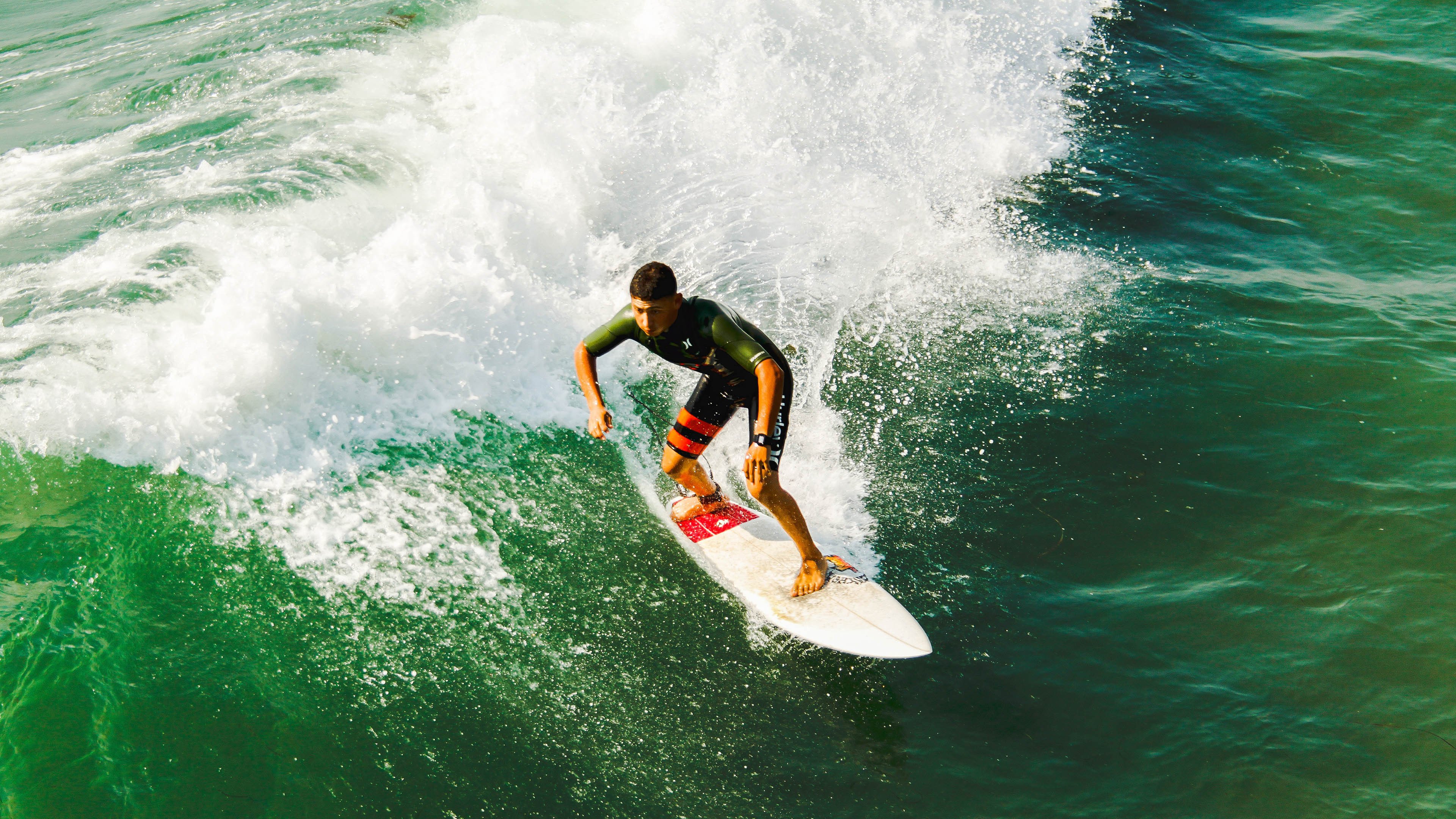 产业链整合助推足球市场繁荣发展，足球相关产业