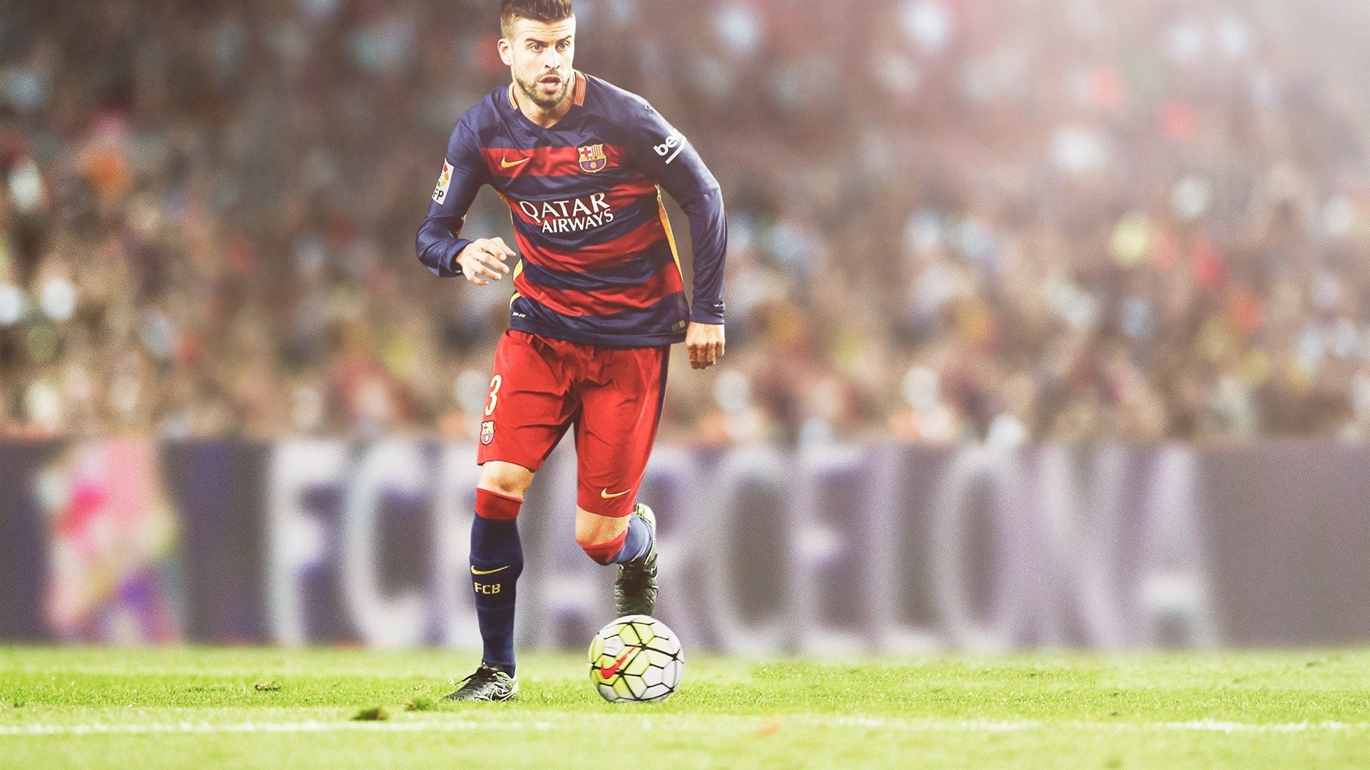 拜仁重点布置边路传中，战术多变故意制造空档，拜仁常用阵型