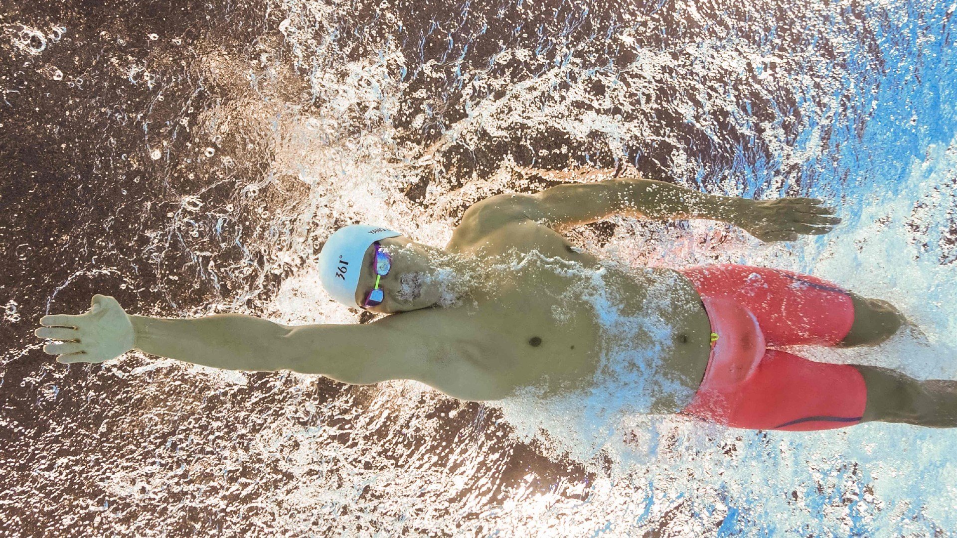 替补奇兵建功，阿根廷逆转夺胜，阿根廷副攻